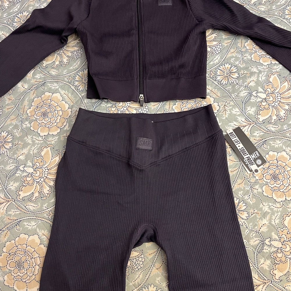 Black Ribbed Women's Set - Picture 2 of 3